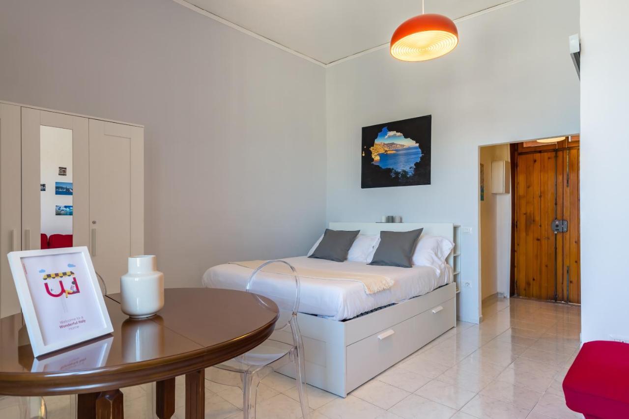 Seaview Apartment In Posillipo By Wonderful Italy Peschiera del Garda Exteriér fotografie